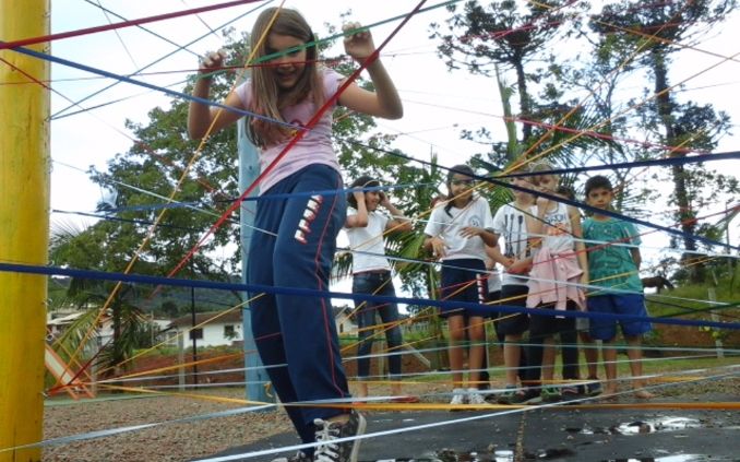 Jogos Recreativos  Brinquedos com materiais recicláveis